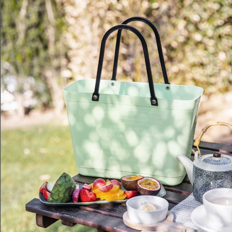 Väska i plast från Hinza